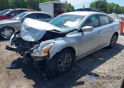 2015 Nissan Altima 2.5 S z USA, uszkodzony, nr VIN 1N4AL3AP7FC581552
